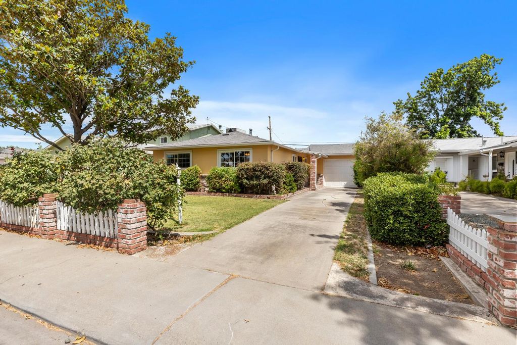 Picture 33: 217 E 21st Street, Tracy, CA 95376