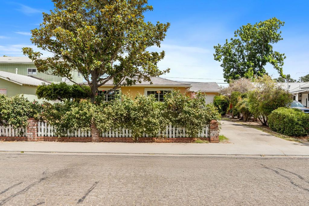 Picture 33: 217 E 21st Street, Tracy, CA 95376