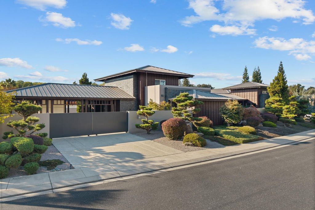 Picture 2: 7434 River Nine Drive, Modesto, CA 95356