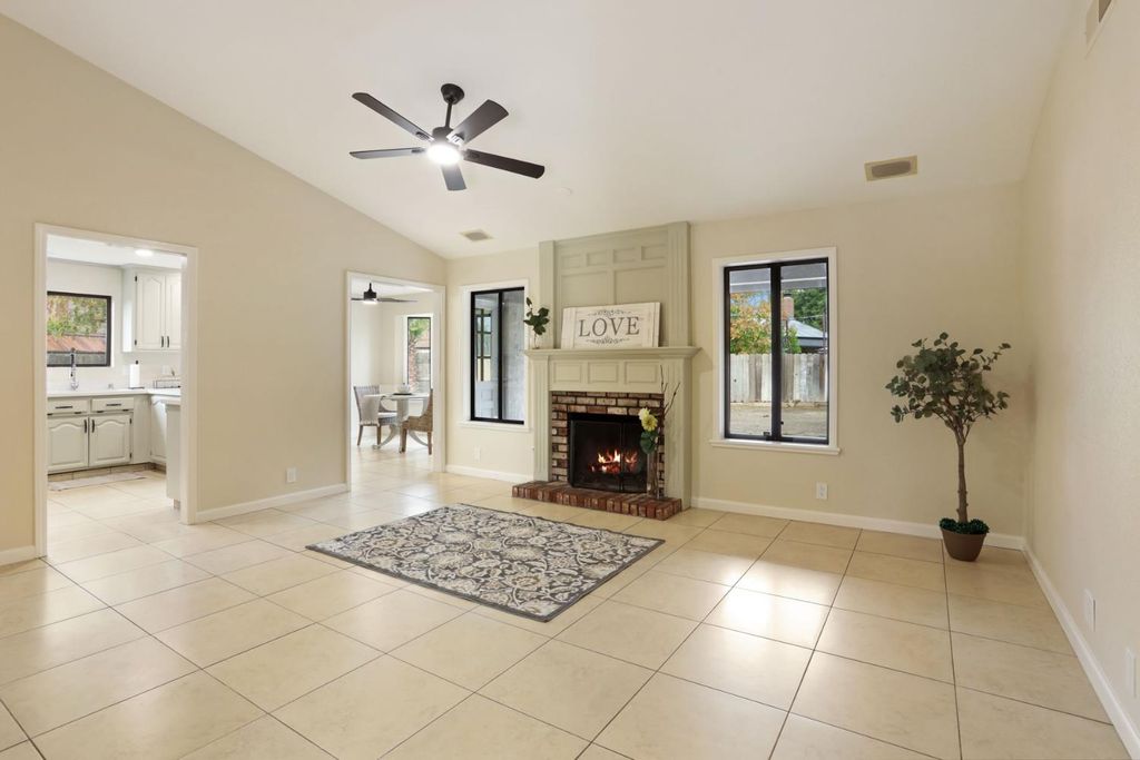 Picture 56: 1343 April Place, Manteca, CA 95336