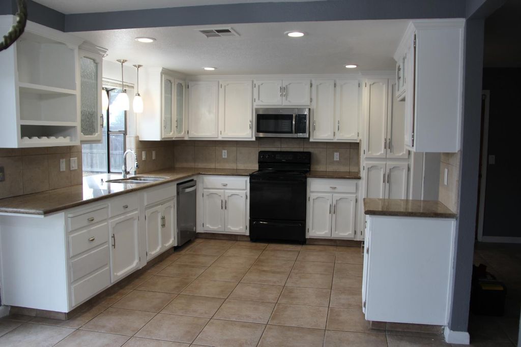 Picture 19: 736 E Louise Avenue, Manteca, CA 95336