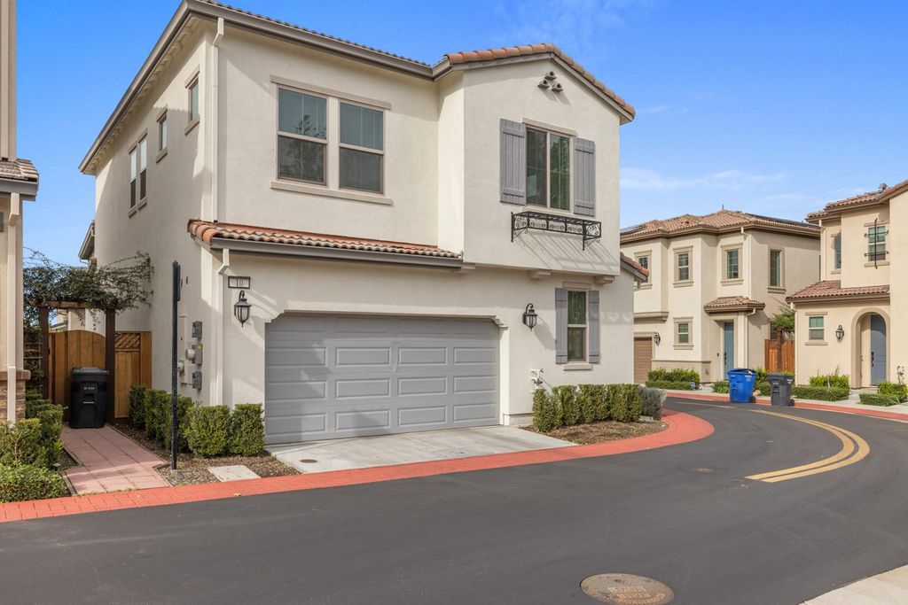 Picture 43: 10 W Piazza Street, Mountain House, CA 95391