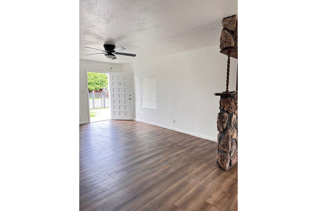 Picture 35: 326 S Thelma Avenue, Stockton, CA 95215