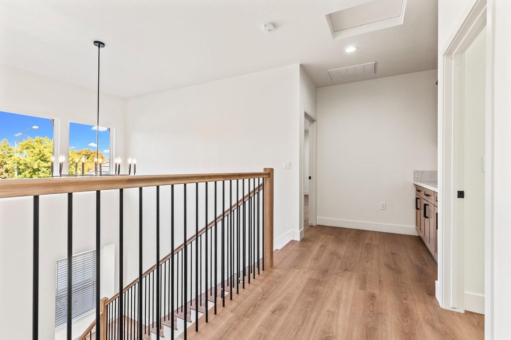 Picture 32: 688 Cindy Drive, Ripon, CA 95366