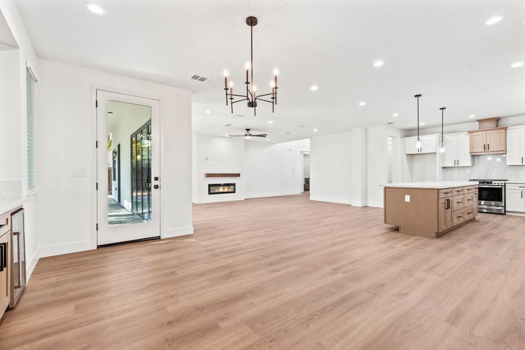 Picture 16: 688 Cindy Drive, Ripon, CA 95366