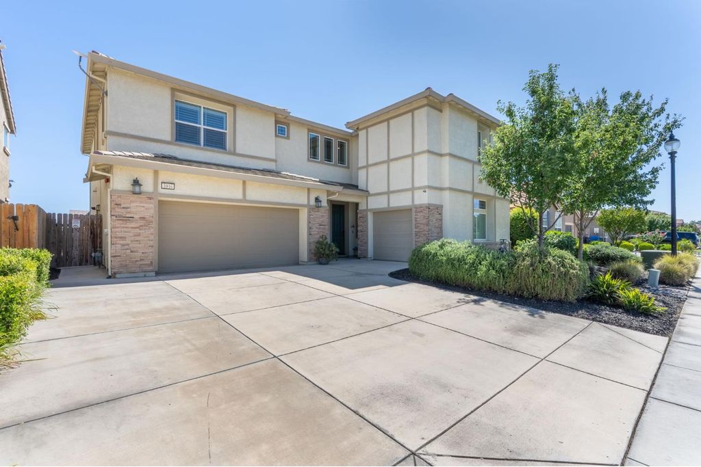 Picture 52: 1016 Lavender Street, Manteca, CA 95337