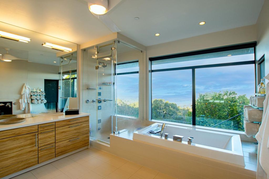 Picture 9: Address Private