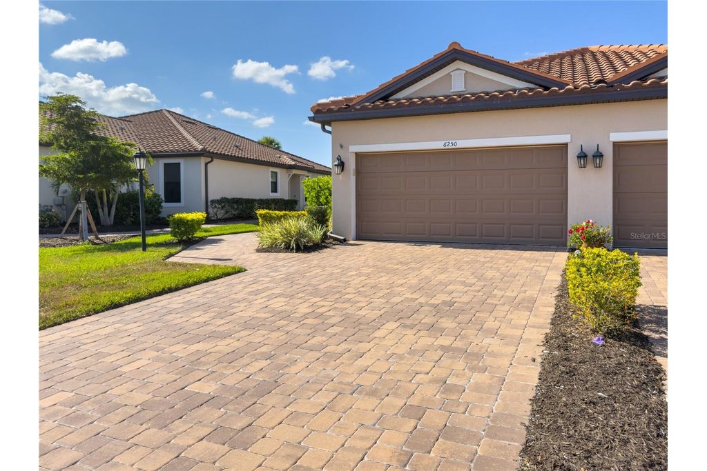 Picture 33: 6250 PLATEAU COURT, BRADENTON, FL 34203