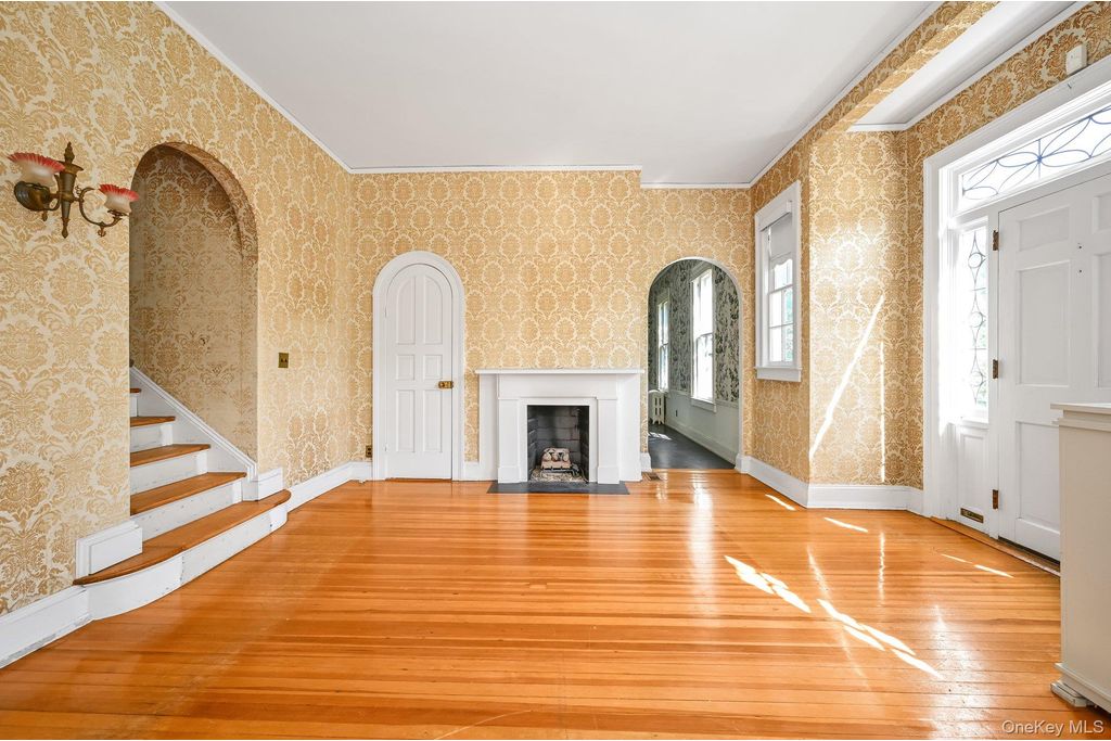 Picture 17: 99 9th Street, Garden City, NY 11530