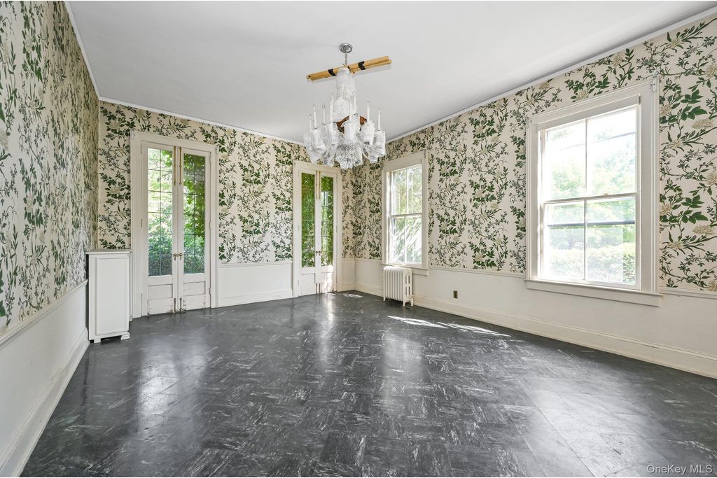 Picture 17: 99 9th Street, Garden City, NY 11530