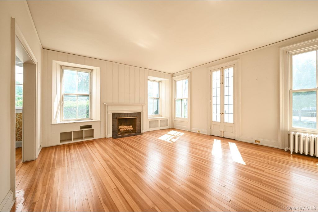 Picture 17: 99 9th Street, Garden City, NY 11530