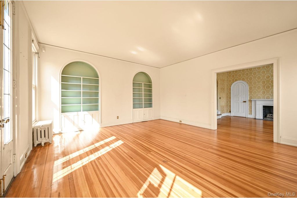 Picture 17: 99 9th Street, Garden City, NY 11530