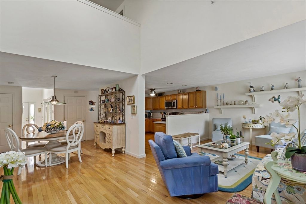 Picture 39: 8 Chippers Ln 390, Mashpee, MA 02649