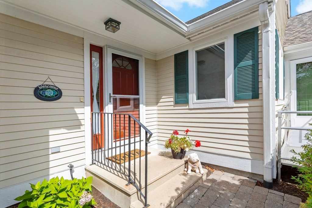 Picture 39: 8 Chippers Ln 390, Mashpee, MA 02649