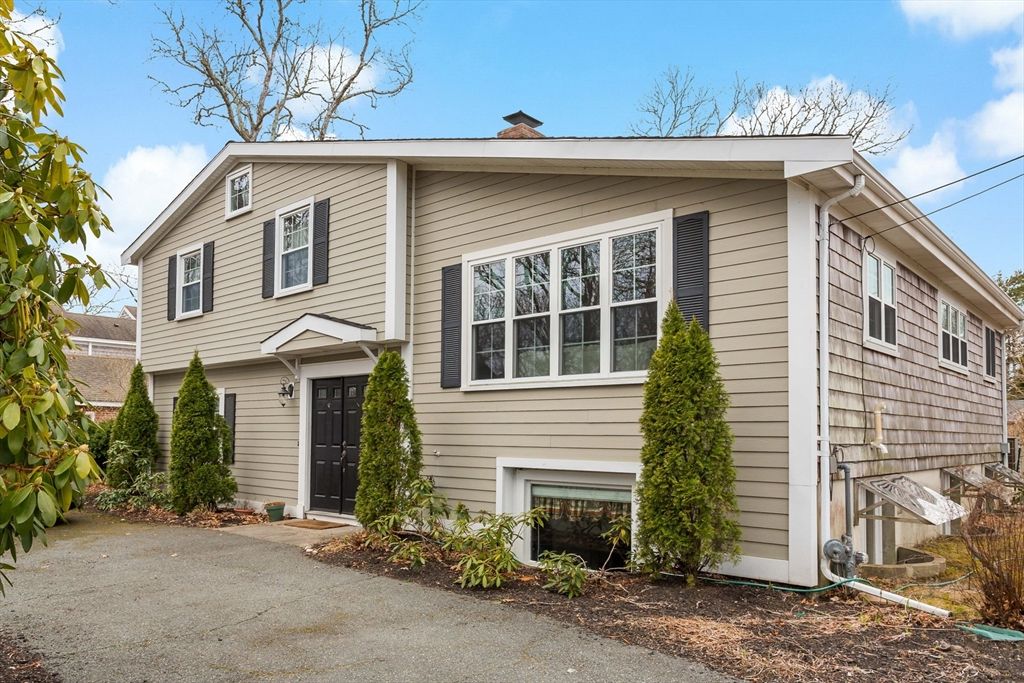 Picture 37: 17 Cumner Street, Barnstable, MA 02601