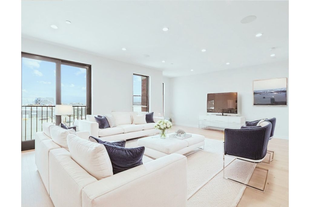 Picture 39: 340 West 2nd Street U-17, Boston, MA 02127