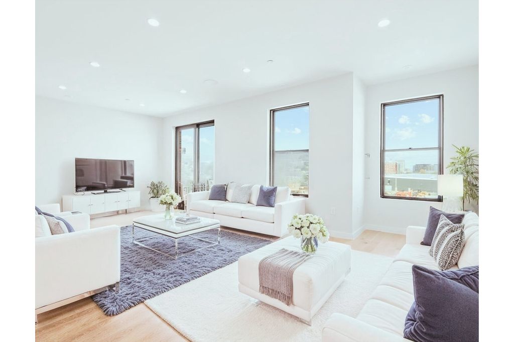 Picture 39: 340 West 2nd Street U-17, Boston, MA 02127