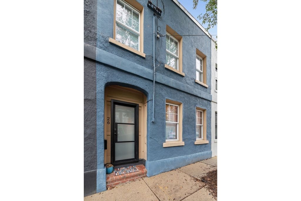 Picture 18: 26 F Street 1, Boston, MA 02127