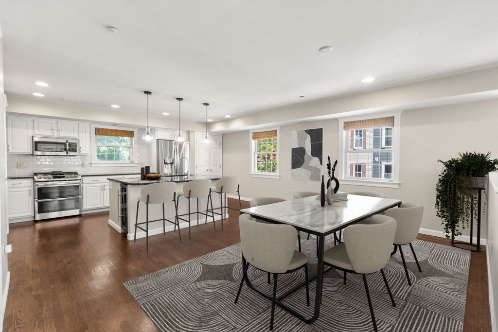 Picture 1: 55 I Street 4, Boston, MA 02127