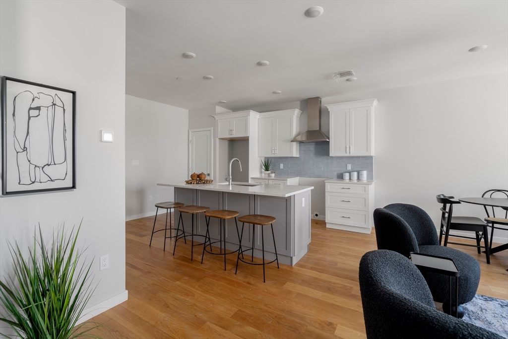 Picture 26: 267 Old Colony 201, Boston, MA 02127