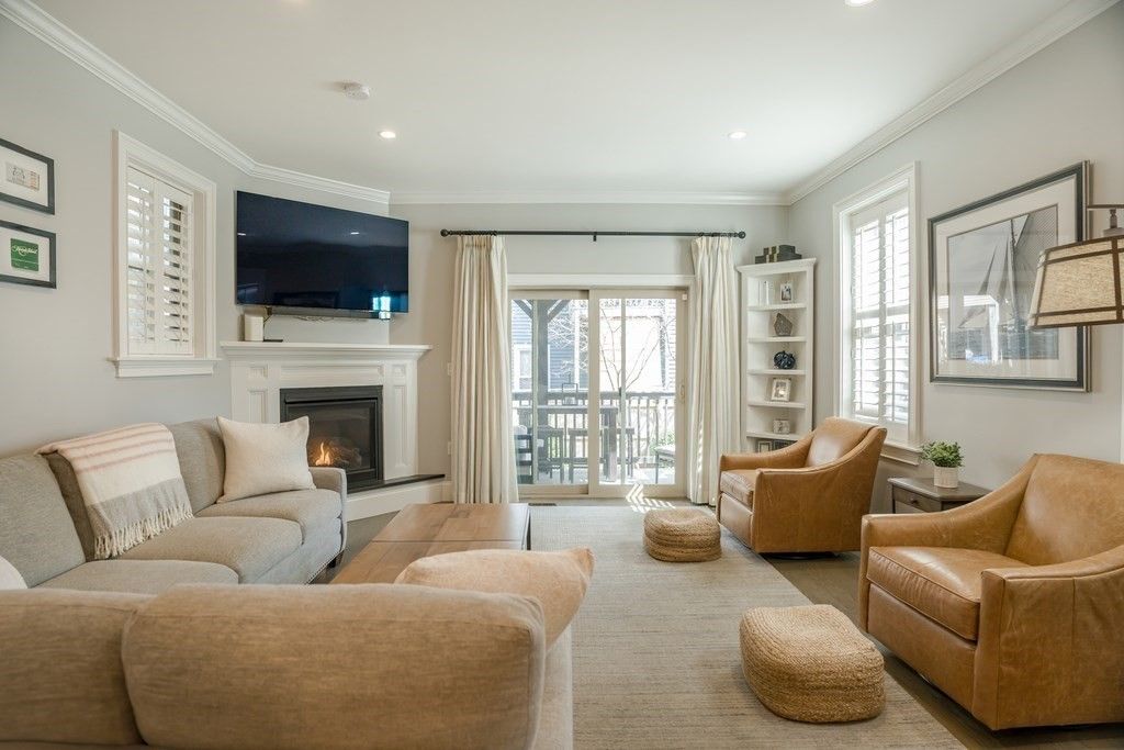 Picture 33: 152 M Street 1, Boston, MA 02127