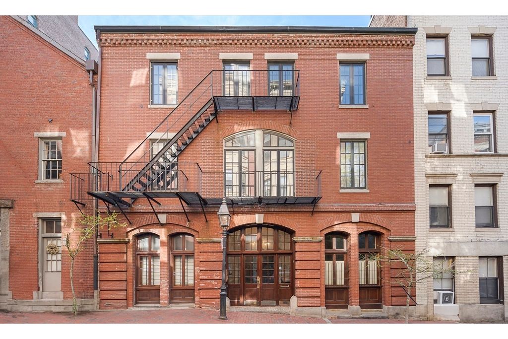 Picture 25: 40 Joy St 5, Boston, MA 02114