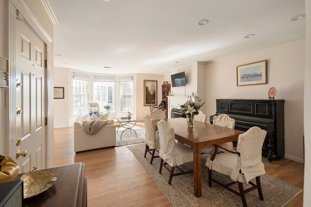 Picture 25: 40 Joy St 5, Boston, MA 02114