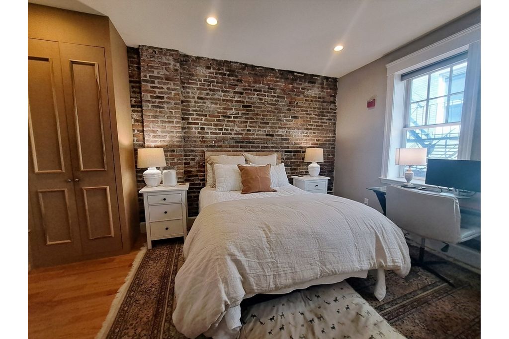 Picture 11: 8-12 Bartlett Pl 3, Boston, MA 02113