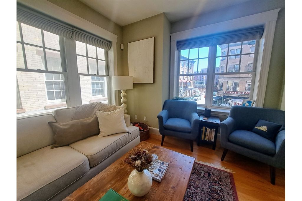 Picture 11: 8-12 Bartlett Pl 3, Boston, MA 02113