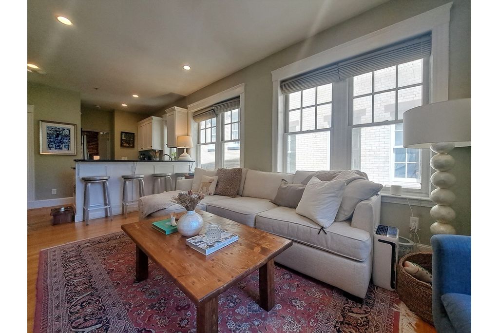 Picture 11: 8-12 Bartlett Pl 3, Boston, MA 02113