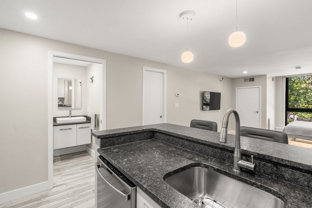 Picture 29: 42 8th Street 3306, Boston, MA 02129