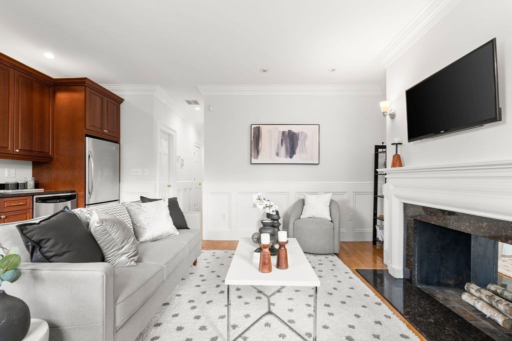 Picture 43: 244 Beacon Street 1B, Boston, MA 02116