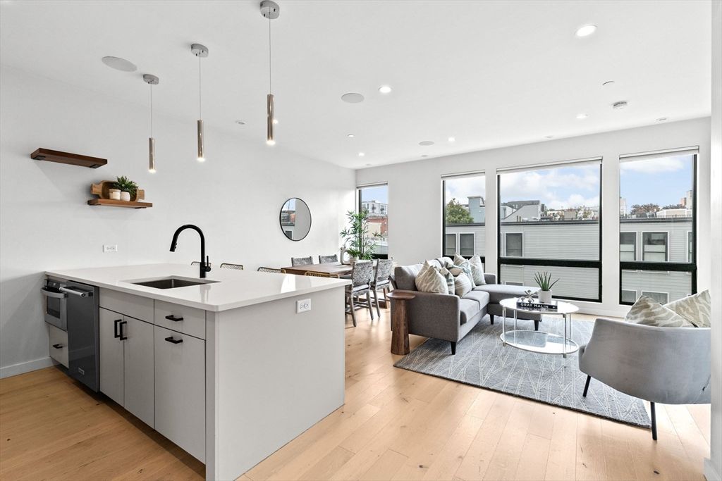 Picture 23: 340 W 2nd St PH23, Boston, MA 02127