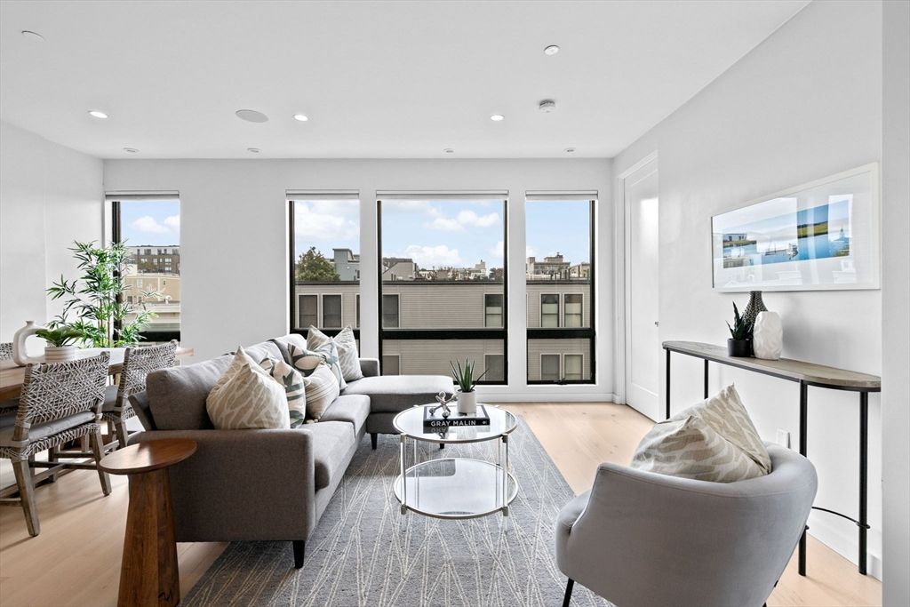 Picture 23: 340 W 2nd St PH23, Boston, MA 02127