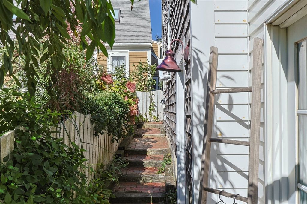 Picture 40: 140 Commercial St, Provincetown, MA 02657