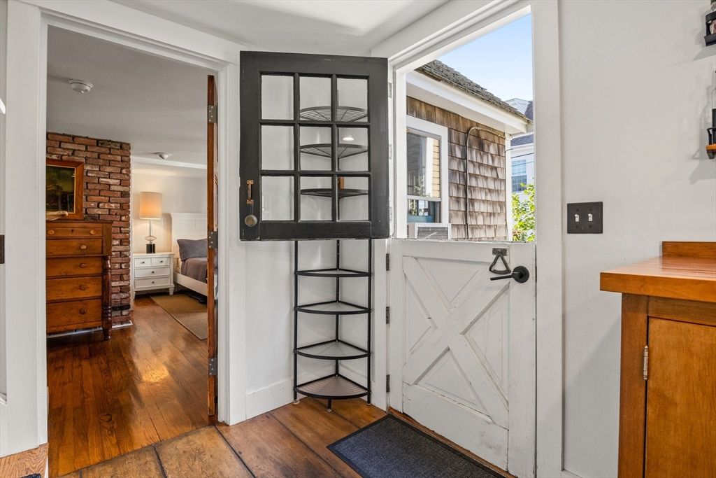 Picture 40: 140 Commercial St, Provincetown, MA 02657