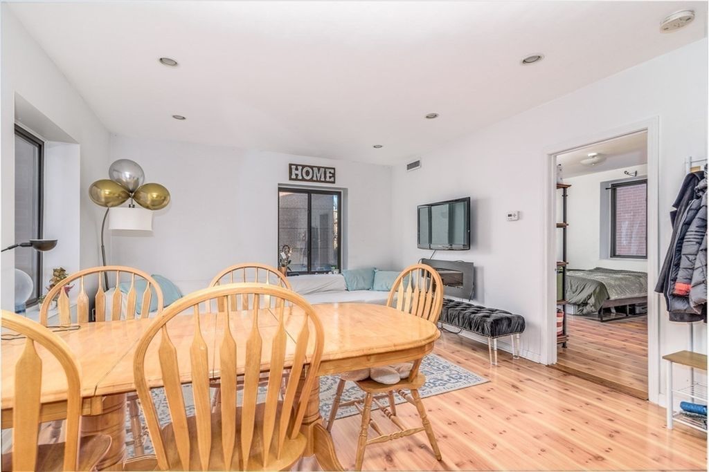 Picture 15: 90 Salem St 3F, Boston, MA 02113