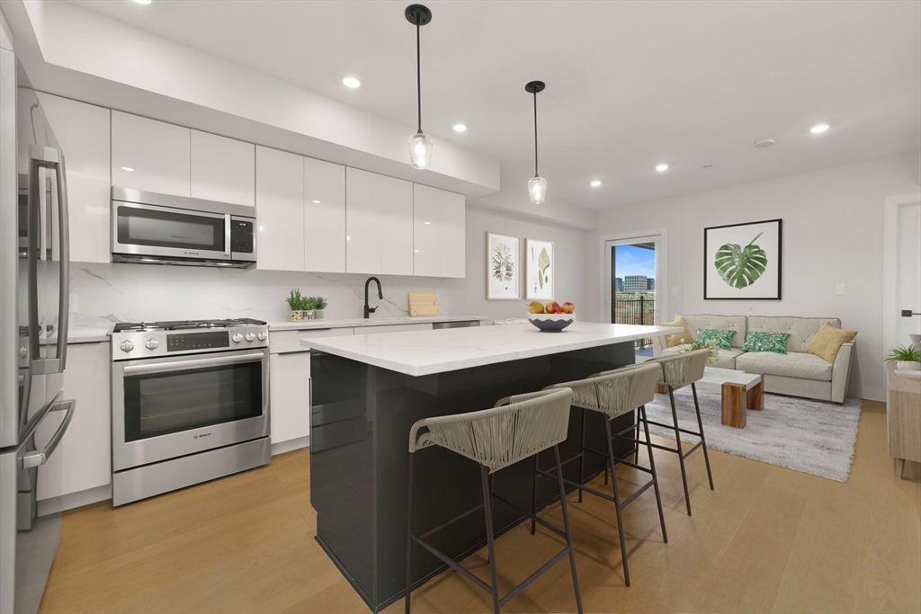 Picture 21: 321 W Broadway 6, Boston, MA 02127