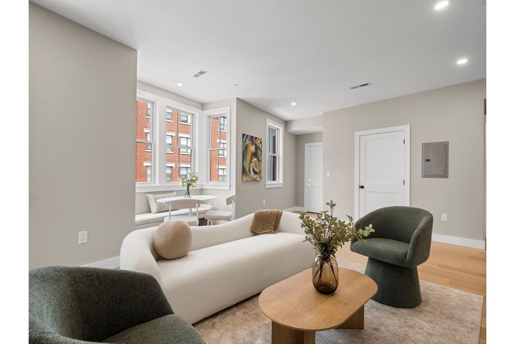 Picture 27: 106-108 Bunker Hill St 6, Boston, MA 02129