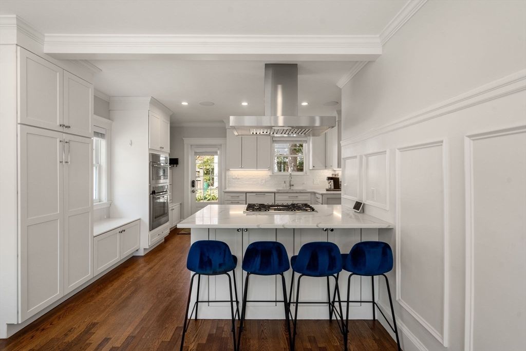 Picture 43: 5 Meredith Circle, Milton, MA 02186