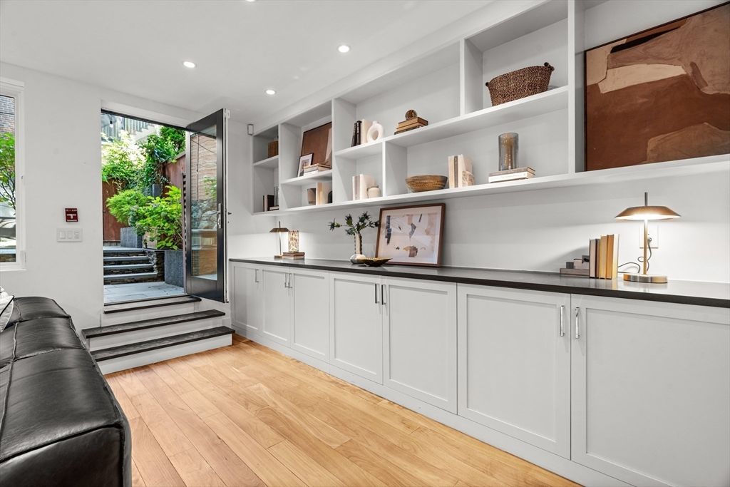 Picture 25: 77 Chandler Street 1, Boston, MA 02116