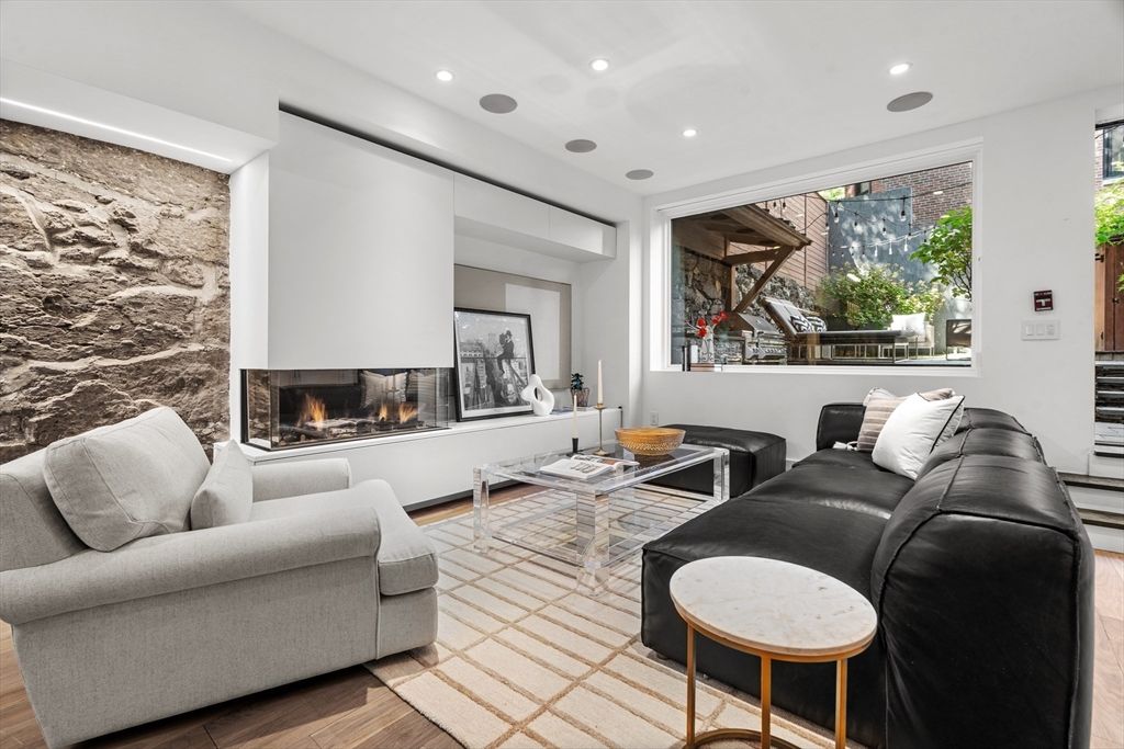 Picture 25: 77 Chandler Street 1, Boston, MA 02116