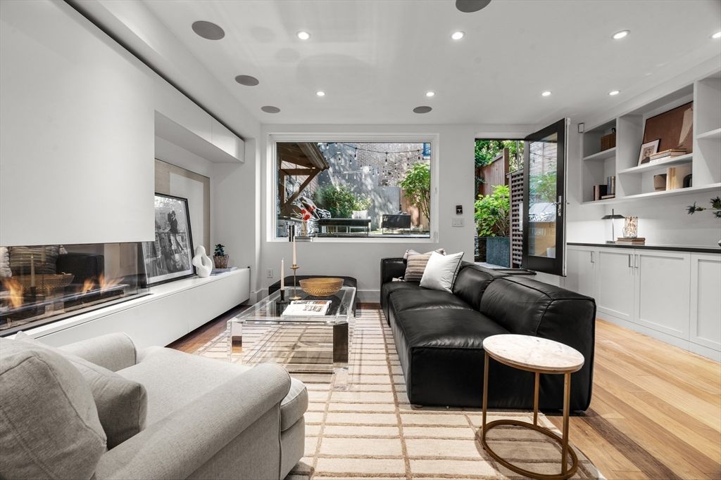 Picture 25: 77 Chandler Street 1, Boston, MA 02116