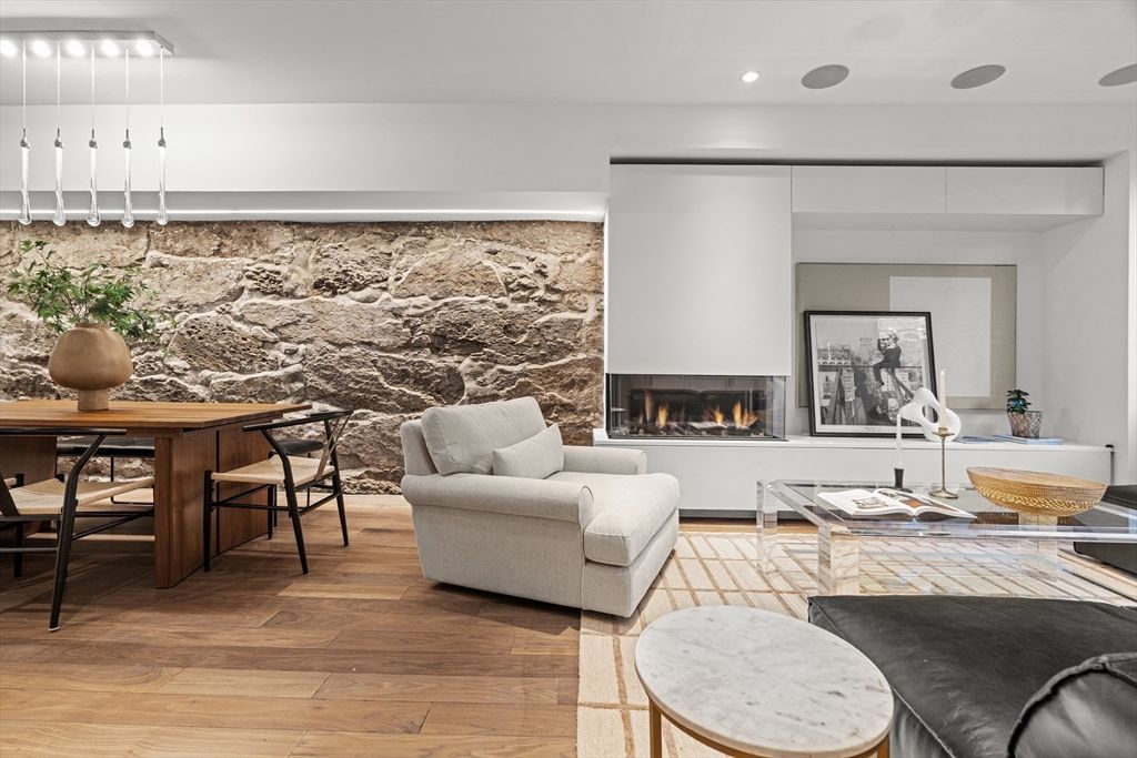 Picture 25: 77 Chandler Street 1, Boston, MA 02116