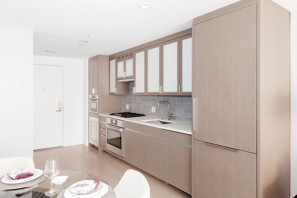 Picture 23: 100 Lovejoy Wharf 7P, Boston, MA 02114