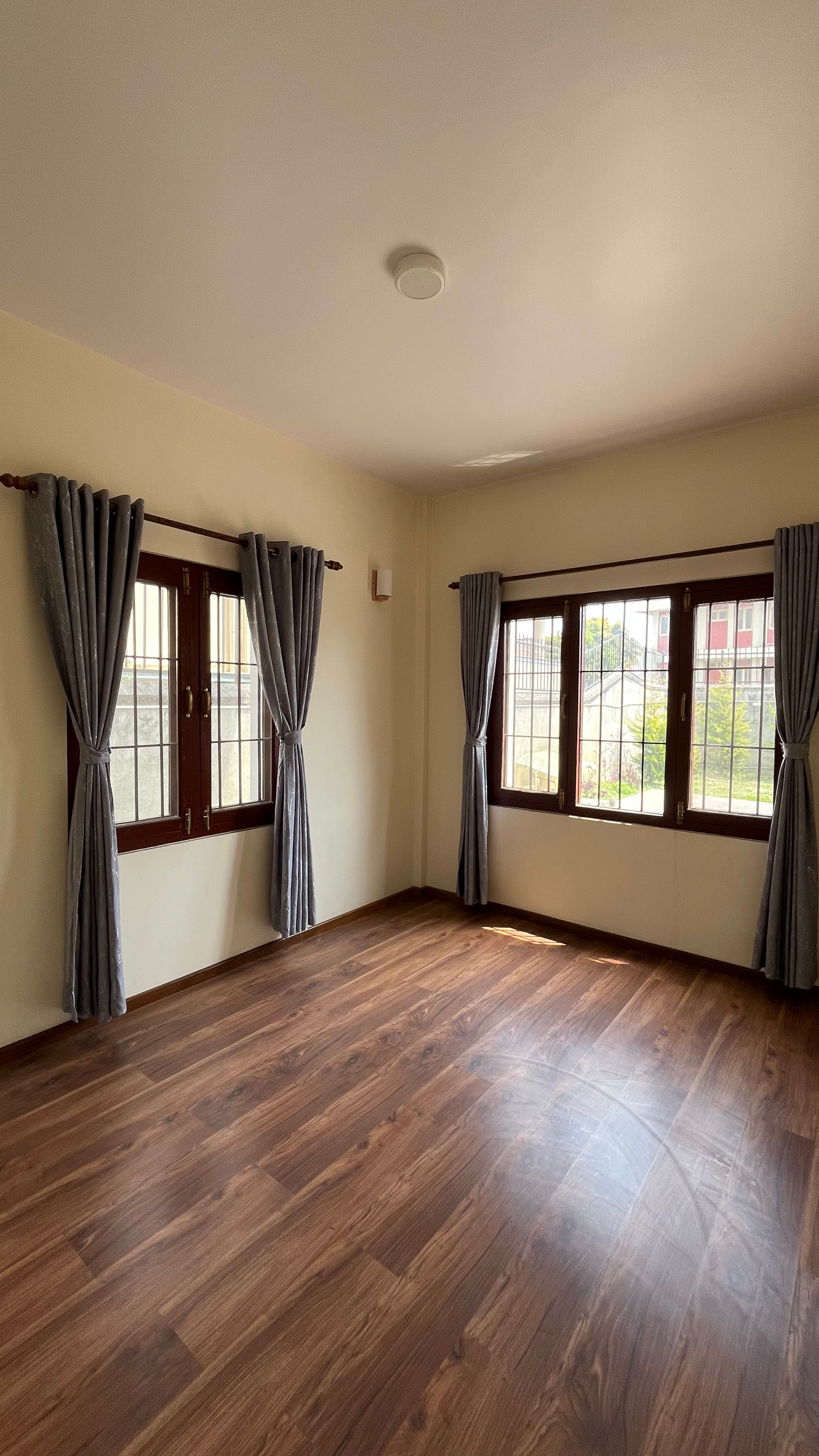 Highly Lavish 6bhk Bungalow villa