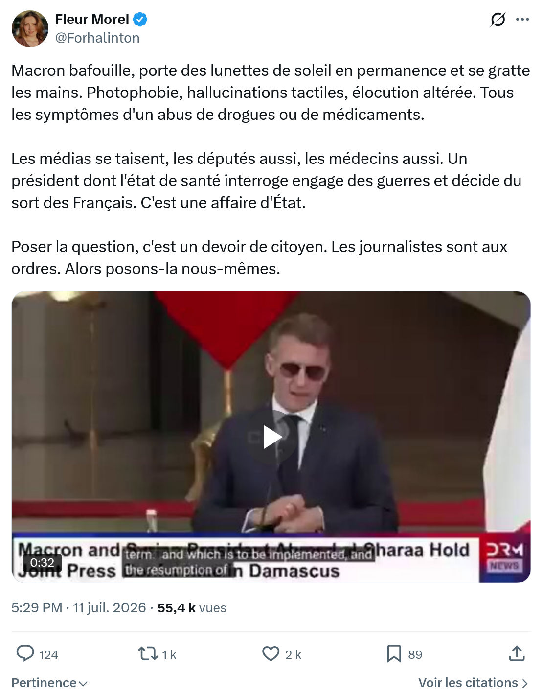Fleur Morel: Macron bafouille, porte des lunettes de soleil en permanence et se gratte les mains...
