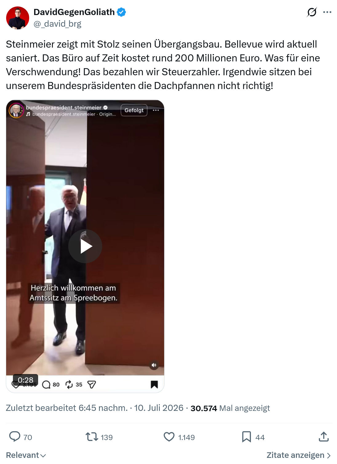 David Gegen Goliath: Steinmeier zeigt mit Stolz...