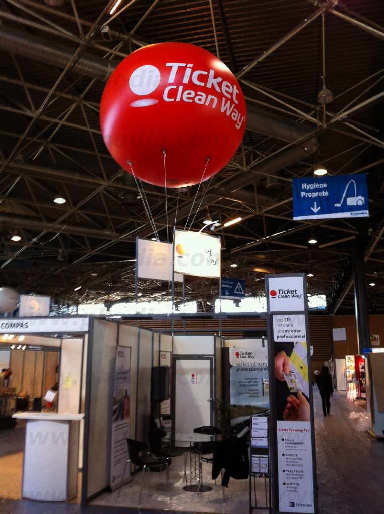 ballon ticket clean way : sphere helium sur un salon