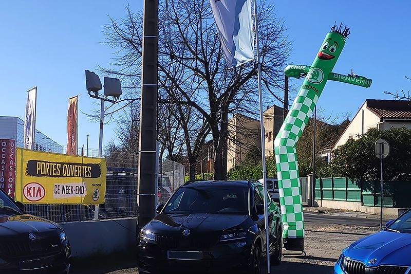 Sky dancer pour les portes ouvertes de la concession skoda